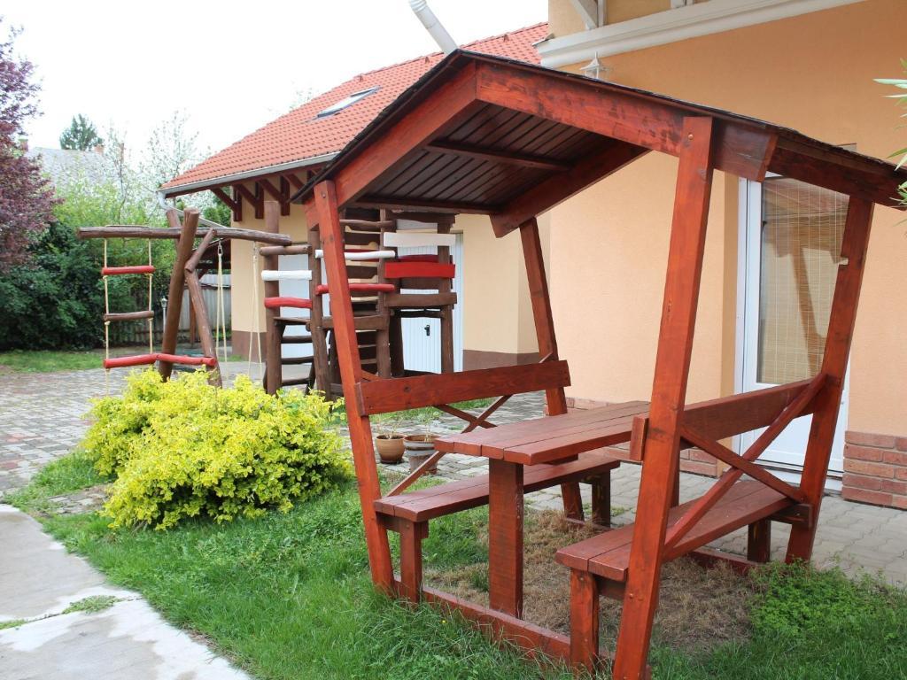 Tulipan Vendeghaz Apartment Hajduszoboszlo Exterior photo